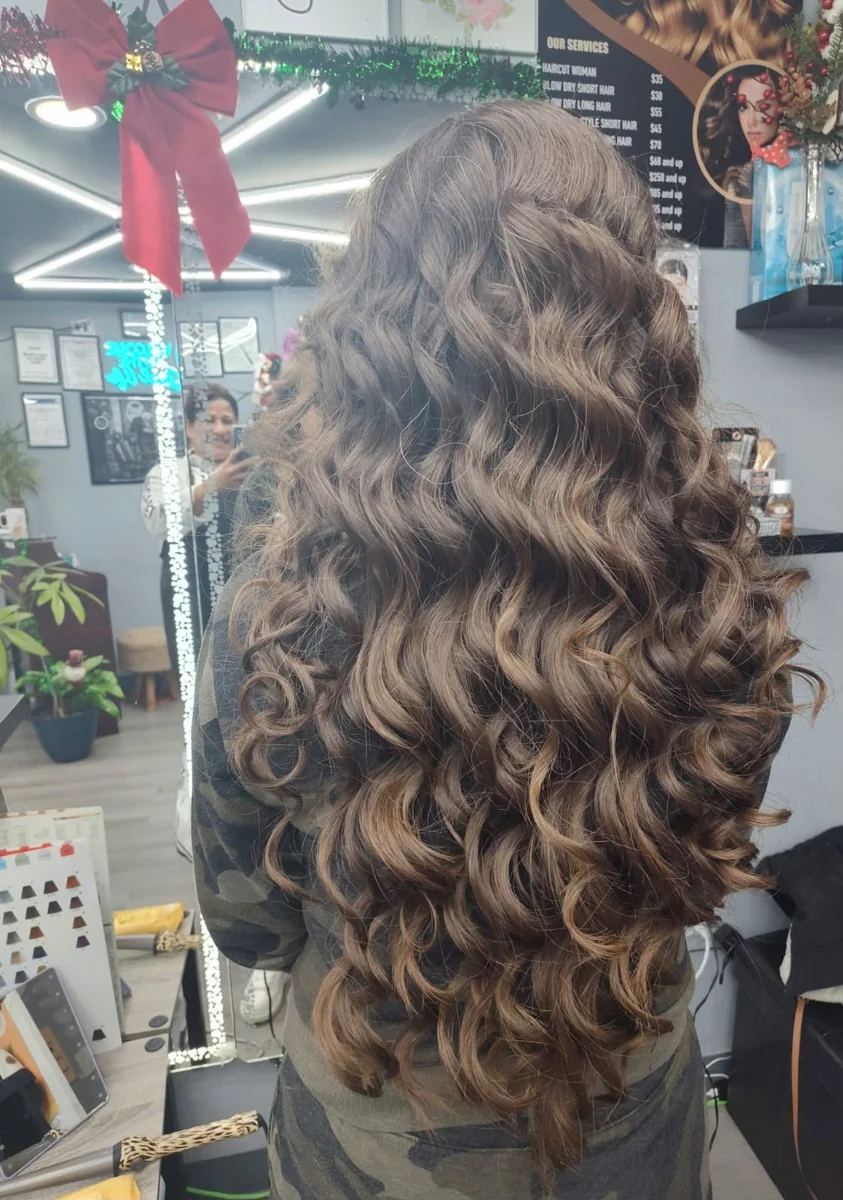 Long waves with warm, dimensional color