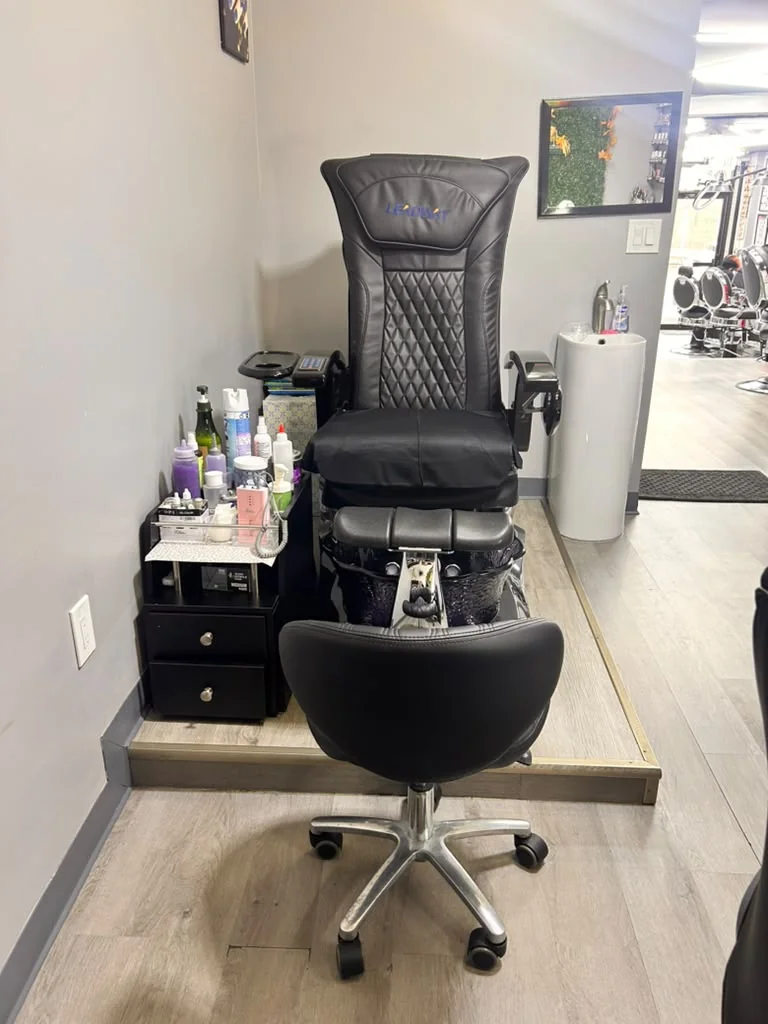 Pedicure massage chair and foot bath at New Style